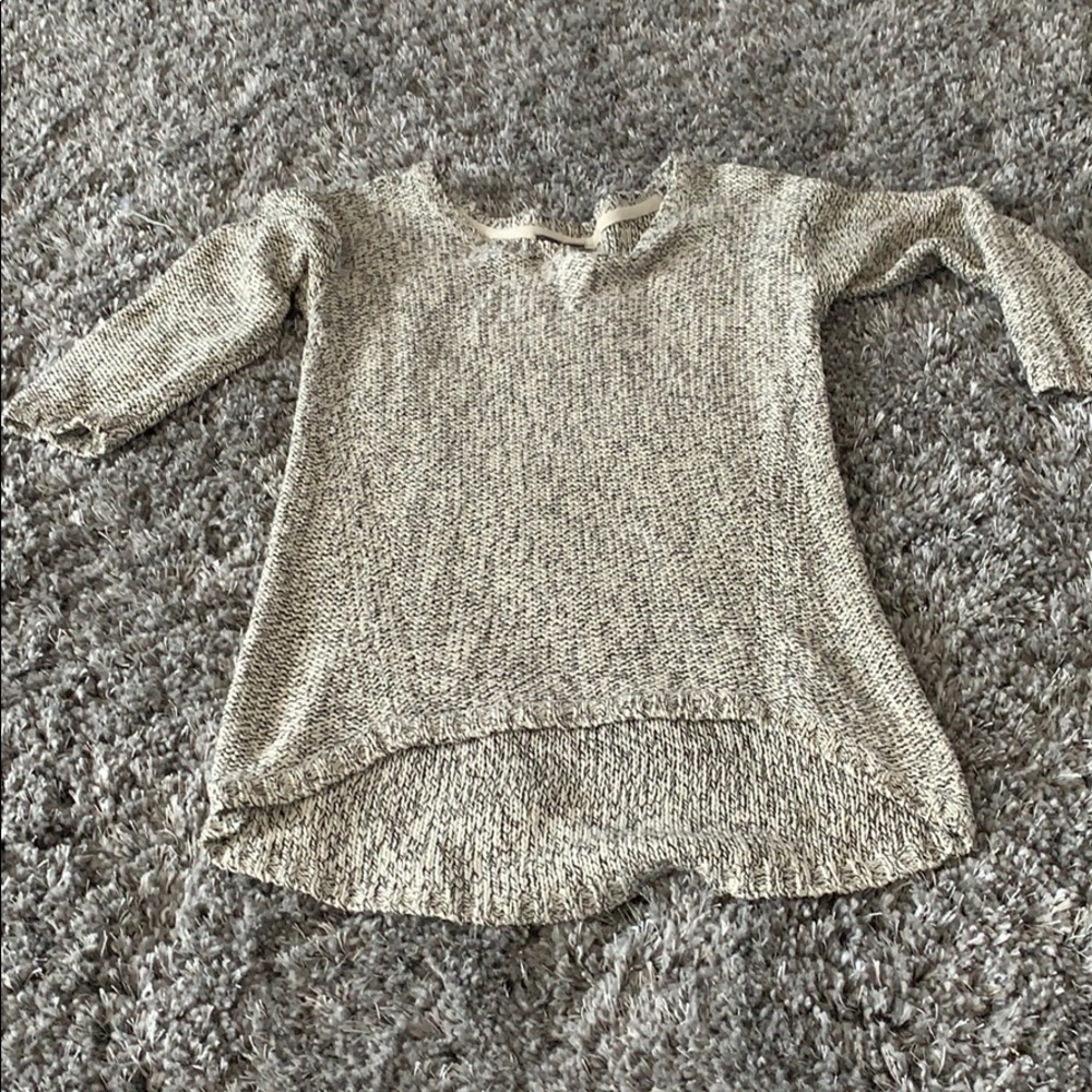 Qt sleeve sweater